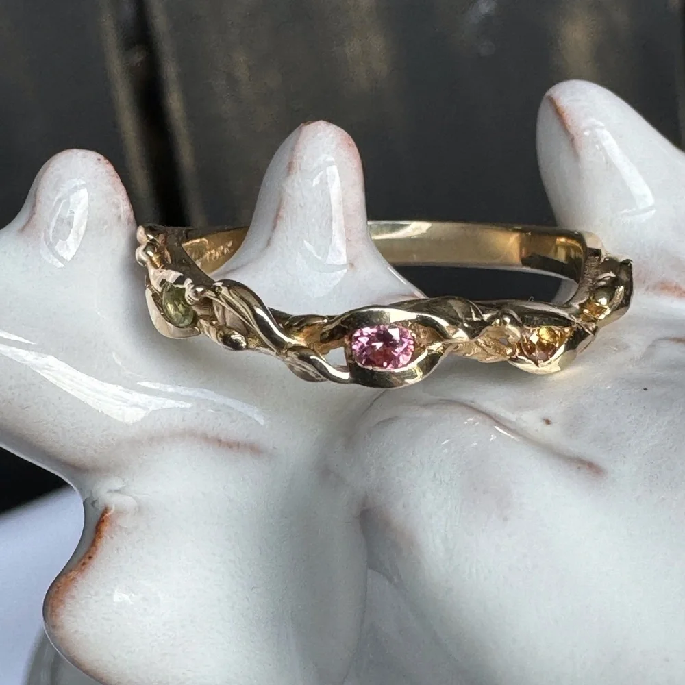 10KYG Tourmaline-Peridot-Citrine Contour Ring NWOT